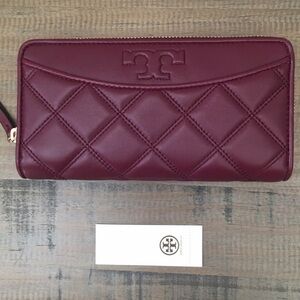 GORGEOUS Tory Burch Savannah Zip Continental wallet